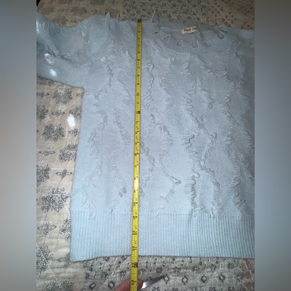 Peach Love California Fringed Light Blue distressed Sweater.  Size Large VGUC. - Picture 11 of 11